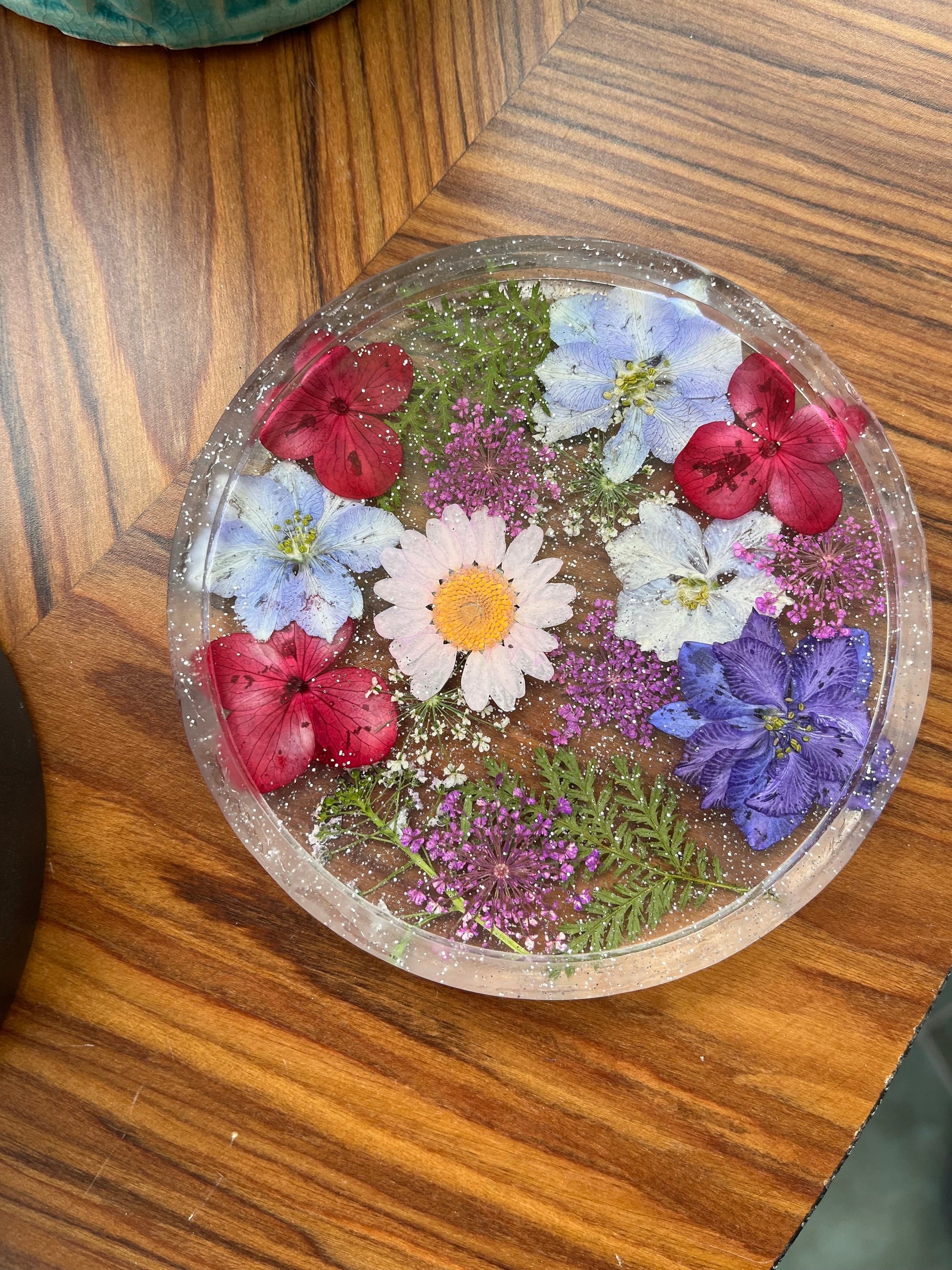 Clear Drinks Coaster with Dried flowers and Glitter